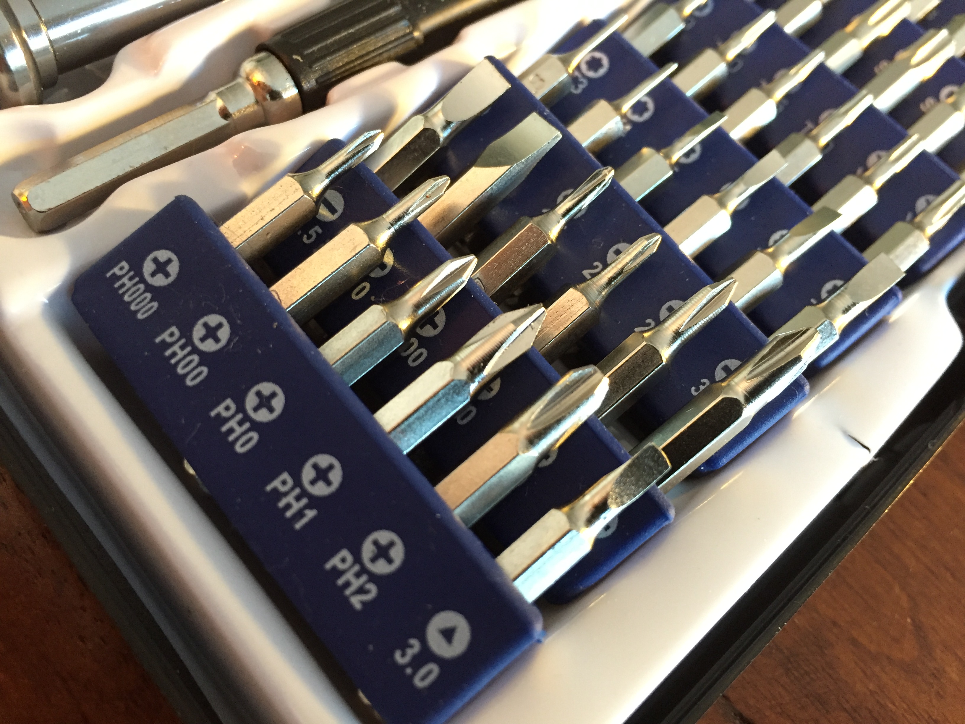 Review: iFixit 54 Bit Driver Kit